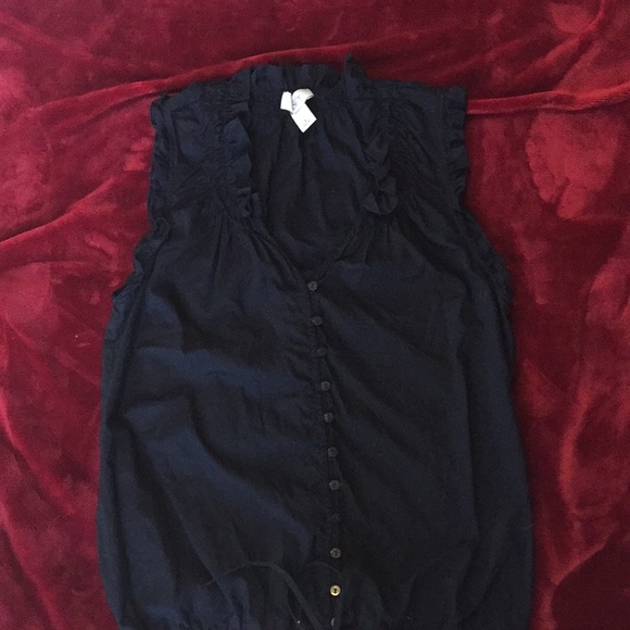 Black top - Picture 1 of 2